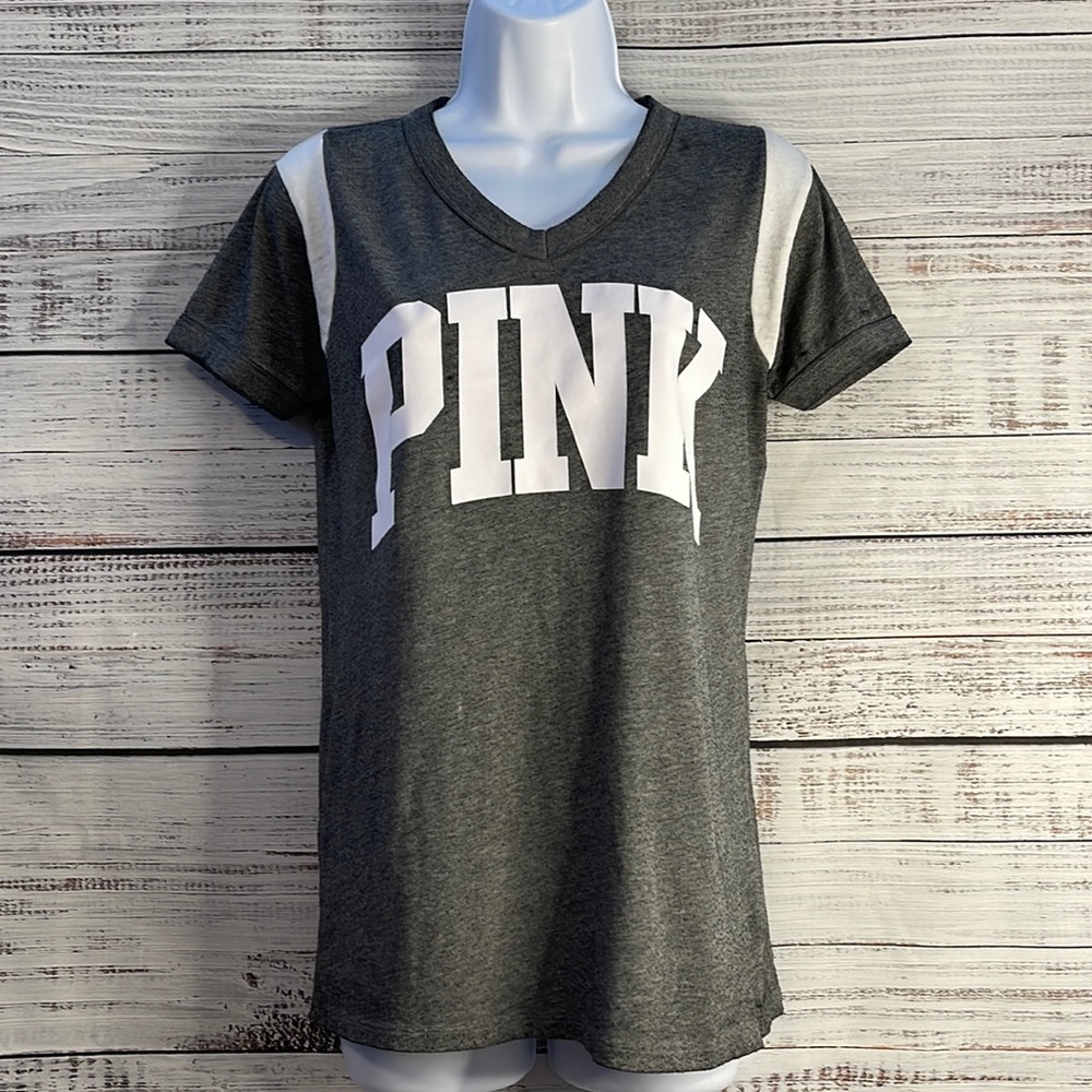 🔥 SALE PINK by Victoria’s Secret Gray Tshirt Size XS